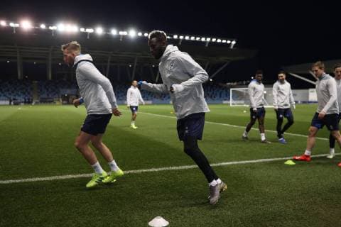 11 03 2019 Football Season 2018 2019 Champions League Press conference and final training of FC Schalke 04 in Manchester England v l Mehmet Can Aydin FC Schalke 04 Salif Sane FC Schalke 04 Manchester Airport England