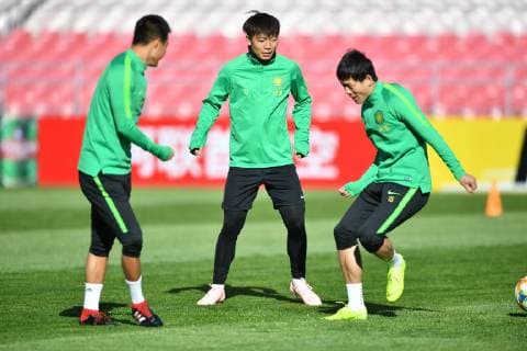 Players of China s Beijing Guoan F.C. take part in a training session before the group G match against Japan s Urawa Red Diamonds F.C. during the 2019 AFC Champions League in Beijing, China, 12 March 2019. Beijing Guoan in full swing for group match in 2019 AFC Champions  20190312_406870