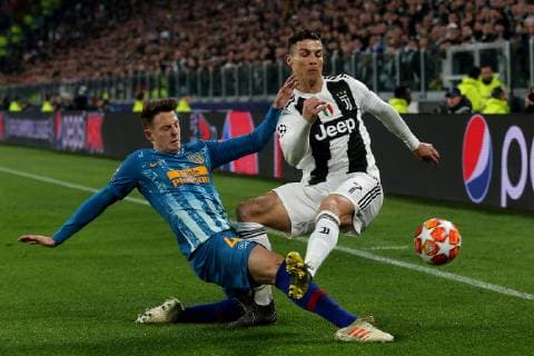 Turin Italy 12 03 2019 UEFA Champions League 2018 19 Season Round of 16 Second Leg Juventus Club de Atletico Madrid Santiago Arias ATL and Christiano Ronaldo JUV in a duel DeFodi541