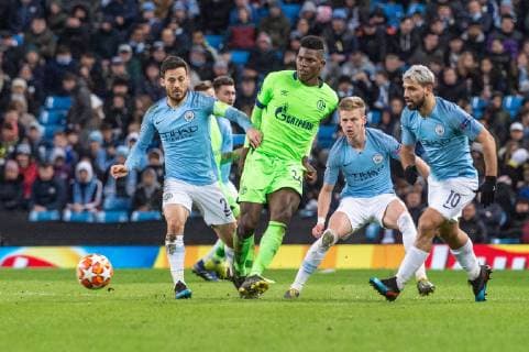 Manchester City v FC Schalke 04 UEFA Champions League Breel Embolo of FC Schalke 04 with a pass ahead of David Silva (left) Oleksandr Zinchenko (2nd from right) and Sergio Aguero of Manchester City (far right) during the UEFA Champions League match at the Etihad Stadium, Manchester Content Not Available For UK Newspapers Copyright: xMattxWilkinsonx FIL-12983-0048