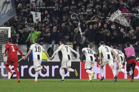 12th March 2019, Allianz Stadium, Turin, Italy; UEFA Champions League football, round of 16th 2nd leg, Juventus versus Atletico Madrid; Juventus players celebrate after defeating Atletico Madrid with the result of 3-0 going through to the quarter finals  ActionPlus12114102 PierpaoloxPiciucco