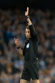 Manchester City v FC Schalke 04 UEFA Champions League Referee Clement Turpin gestures during a VAR review during the UEFA Champions League match at the Etihad Stadium, Manchester Content Not Available For UK Newspapers Copyright: xRussellxHartx FIL-12984-0061