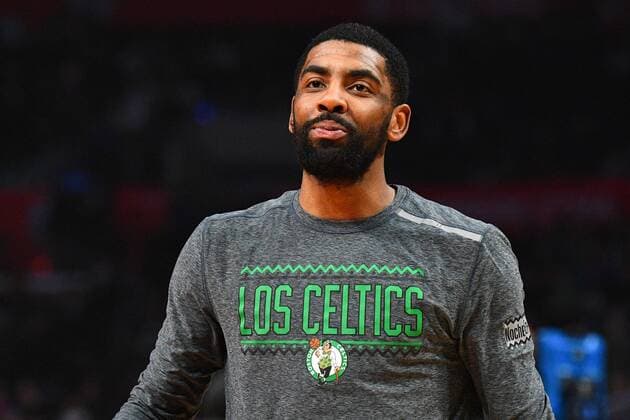 LOS ANGELES, CA - MARCH 11: Boston Celtics Guard Kyrie Irving (11) looks on during a NBA Basketball Herren USA game between the Boston Celtics and the Los Angeles Clippers on March 11, 2019 at STAPLES Center in Los Angeles, CA. (Photo by Brian Rothmuller Icon Sportswire) NBA: MAR 11 Celtics at Clippers Icon190311045