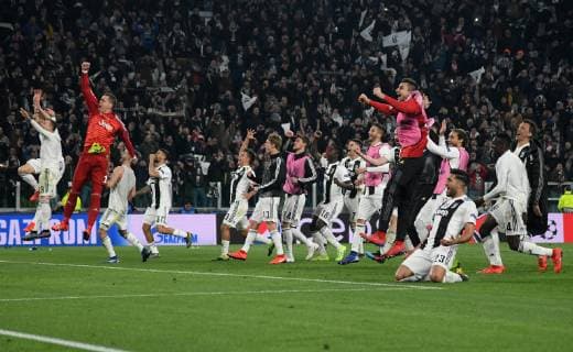 Sport Bilder des Tages (190313) -- TURIN, March 13, 2019 (Xinhua) -- Juventus s players celebrate after winning the UEFA Champions League round 16 second leg match between Juventus and Atletico Madrid in Turin, Italy, Mar.12, 2018. Juventus won 3-0. (Xinhua Alberto Lingria) (SP)ITALY-TURIN-SOCCER-UEFA CHAMPIONS LEAGUE-JUVENTUS VS ATLETICO MADRID 