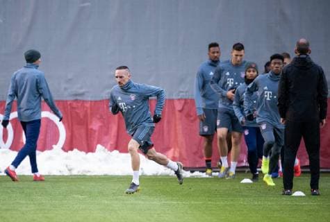 (190313) -- MUNICH, March 13, 2019 (Xinhua) -- Bayern Munich s Franck Ribery (2nd L) attends a training session for the upcoming UEFA Champions League Round of 16 second leg match between FC Bayern Munich and Liverpool FC in Munich, Germany, on March 12, 2019. (Xinhua Kevin Voigt) (SP)GERMANY-MUNICH-SOCCER-UEFA CHAMPIONS LEAGUE-BAYERN MUNICH VS LIVERPOOL-TRAINING SESSION 