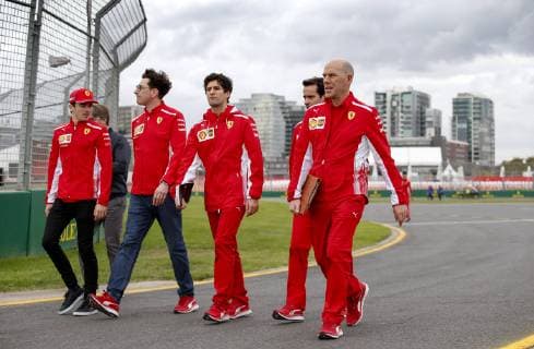 Motorsports: FIA Formula One World Championship WM Weltmeisterschaft 2019, Grand Prix of Australia, 16 Charles Leclerc (MCO, Scuderia Ferrari Mission Winnow), Mattia Binotto (ITA, Scuderia Ferrari Mission Winnow), Jock Clear (GBR, Scuderia Ferrari Mission Winnow), Melbourne Australia
