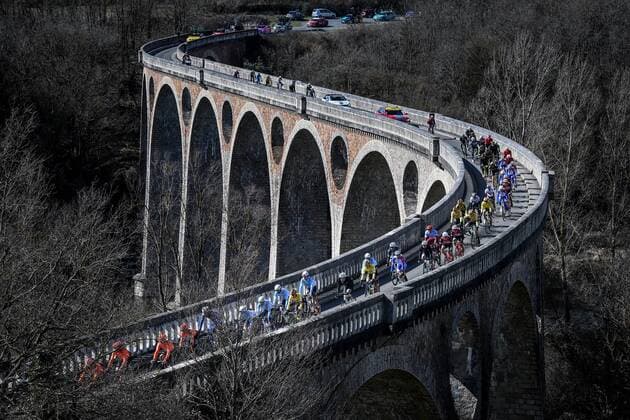 Sport Themen der Woche KW11 Sport Bilder des Tages Illustration picture shows the pack of riders in action during the fourth stage of the 77th edition of the Paris-Nice cycling race, 210,5km from Vichy to Pelussin, France, Wednesday 13 March 2019. The race starts on the 10th and ends on the 17th of March. DAVIDxSTOCKMAN  x05547184x