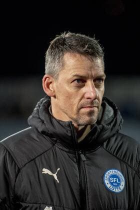 FUSSBALL 3 LIGA FC CARL ZEISS JENA GEGEN SPORTFREUNDE LOTTE 13 03 2019 Jena Coach Nils Drube Sportfreunde Lotte in the 3 Liga game of FC Carl Zeiss Jena against Sportfreunde Lotte on 13 March 2019 at the Ernst Abbe Sportfeld in Jena According to the specifications of the DFL Deutsche Bundesliga Football League it is forbidden to use or have used photographs taken in the stadium and or from the match in the form of sequence pictures and or video-like photo sequences DFL regulations prohibit any use of photographs as image sequences and or quasi video