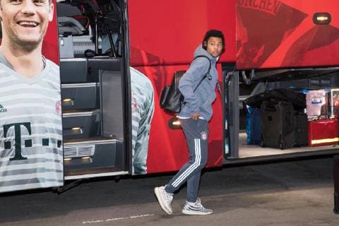 Serge Gnabry 22 FC Bayern Muenchen will come with the team bus to FC Bayern Muenchen vs. Liverpool FC Football Champions League Round of 16 13 03 2019 Muenchen Bayern Deutschland Copyright: xkolbert-press ChristianxKolbertx