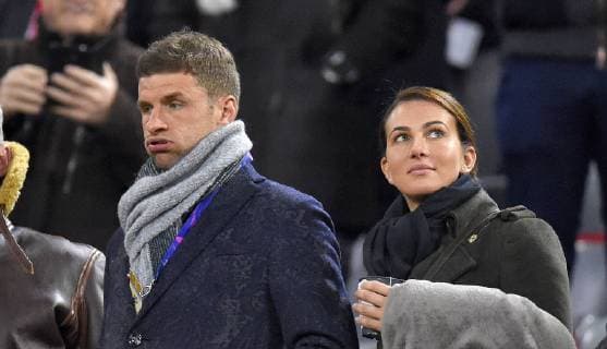 13 03 2019 Football UEFA Champions League 2018 2019 Round of sixteen return FC Bayern Munich FC Liverpool in the Allianz Arena Munich Thomas Müller FC Bayern Munich with his wife Lisa DFL and DFB regulations prohibit any use of photographs as image sequences and or quasi video