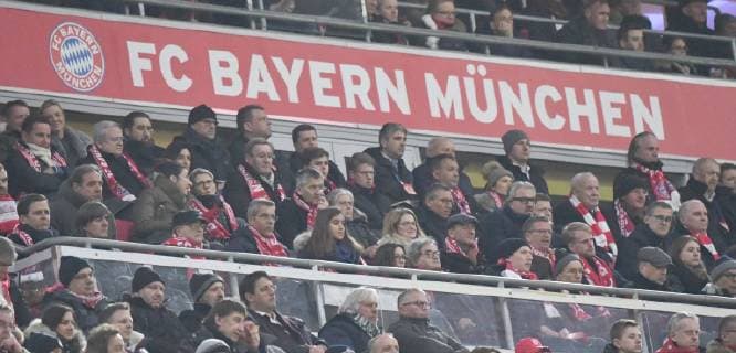 Soccer Men Season 2018 2019 Champions League Round of 16 Return FC Bayern Munich FC Liverpool far left National team manager Oliver Bierhoff DFB and national coach Joachim Löw Germany far right President Uli Hoeneß Bayern Munich in the stands 13 03 2019 Copyright: xMatthiasxKochx