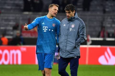 v li Manuel NEUER Goalkeeper FC Bayern Muenchen Javi Javier MARTINEZ Bayern Muenchen Disappointment Frustration Frustration Disappointed Frustrated Depressed After FC Bayern Muenchen M FC Liverpool LIV 1 3 Soccer Champions League Round of 16 on 13 03 2019 A L L I A A N Z A R E N A DFL REGULATIONS PROHIBIT ANY USE OF PHOTOGRAPHS ASAGE SEQUENCES AND OR QUASI VIDEO