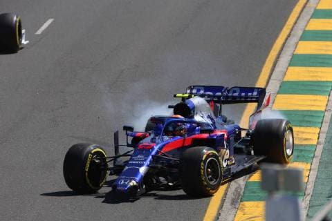 Photo4 LaPresse 15 03 2019 Melbourne, Australia Grand Prix Formula One Australia 2019 In the pic: free Practice 1, Alexader Albon (THA) Scuderia Toro Rosso STR14 crash  Copyright: xPhoto4 LaPressex
