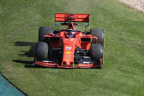 Sport Bilder des Tages 15th March 2019, Melbourne Grand Prix Circuit, Melbourne, Australia; Melbourne Formula One Grand Prix, Friday free practice; Scuderia Ferrari, Sebastian Vettel over runs on a turn  ActionPlus12114846 Octane