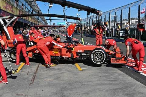 March 15, 2019: Mechanics work on the car of Sebastian Vettel (DEU) 5 from the Scuderia Ferrari team during practice session two at the 2019 Australian Formula One Grand Prix at Albert Park, Melbourne, Australia. Cal Media Formula One 2019: Australia - Practice 1 and 2 - ZUMAc04_ 20190315_zaf_c04_069 Copyright: xSydneyxLowx