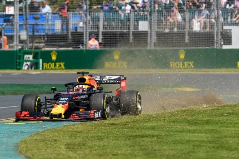 Sport Bilder des Tages March 16, 2019 - Melbourne, Victoria, Australia - Max Verstappen (33) of the Netherlands drives the Aston Martin Red Bull Racing RB15 during practice ahead of the Australian Formula 1 Grand Prix at Albert Park on March 16, 2019 in Melbourne, Australia Australian F1 Grand Prix - Qualifying  - ZUMAn230 20190316_zaa_n230_046 Copyright: xMorganxHancockx