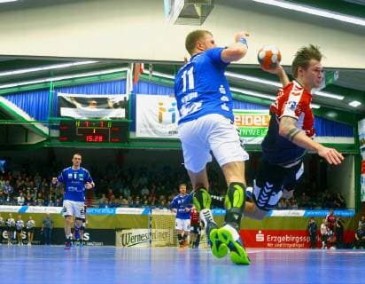 Goalscrew by Finn Kretschmer Lübeck left Benas Petreikis Aue Handball 2 Liga 2018 19 EHV Aue VfL Lübeck Schwartau on 16 3 2019 EHV Aue VfL Lübeck Schwartau