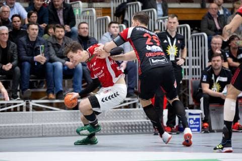 Lübbecke Germany 16 03 2019 2 Handball Bundesliga 2018 2019 TuS N Lübbecke vs Handball Sportverein Hamburg L R Finn Wullenweber Hamburg Marian Orlowski Lübbecke Lübbecke Nordrhein Westfalen Germany Merkur Arena