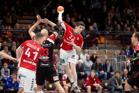 Lübbecke Germany 16 03 2019 2 Handball Bundesliga 2018 2019 TuS N Lübbecke vs Handball Sportverein Hamburg L R Dominik Vogt Hamburg Marko Bagaric Lübbecke Philipp Bauer Hamburg Lübbecke Nordrhein Westfalen Germany Merkur Arena