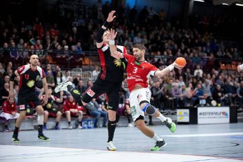 Lübbecke Germany 16 03 2019 2 Handball Bundesliga 2018 2019 TuS N Lübbecke vs Handball Sportverein Hamburg L R Patryk Walczak Lübbecke Stefan Schröder Hamburg Lübbecke Nordrhein Westfalen Germany Merkur Arena