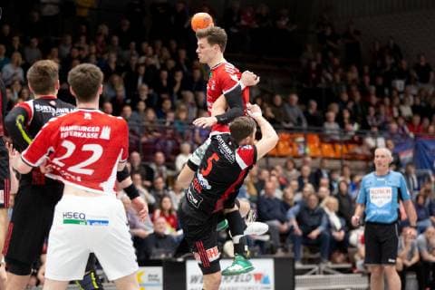 Lübbecke Germany 16 03 2019 2 Handball Bundesliga 2018 2019 TuS N Lübbecke vs Handball Sportverein Hamburg L R Finn Wullenweber Hamburg Jo Gerrit Genz Lübbecke Lübbecke Nordrhein Westfalen Germany Merkur Arena