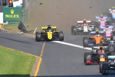 March 17, 2019: Daniel Ricciardo (AUS) 3 from the Renault F1 Team crashes at the start of the 2019 Australian Formula One Grand Prix at Albert Park, Melbourne, Australia. Cal Media Formula One 2019: Australia - Race Day - ZUMAc04_ 20190317_zaf_c04_011 Copyright: xSydneyxLowx