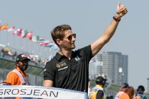 March 17, 2019: Romain Grosjean (FRA) 8 from the Rich Energy Haas F1 Team waves to the crowd during the drivers parade prior to the start of the 2019 Australian Formula One Grand Prix at Albert Park, Melbourne, Australia. Cal Media Formula One 2019: Australia - Race Day - ZUMAc04_ 20190317_zaf_c04_042 Copyright: xSydneyxLowx