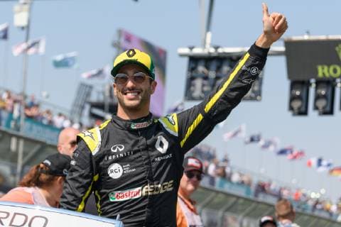 March 17, 2019: Daniel Ricciardo (AUS) 3 from the Renault F1 Team waves to the crowd during the drivers parade prior to the start of the 2019 Australian Formula One Grand Prix at Albert Park, Melbourne, Australia. Cal Media Formula One 2019: Australia - Race Day - ZUMAc04_ 20190317_zaf_c04_035 Copyright: xSydneyxLowx