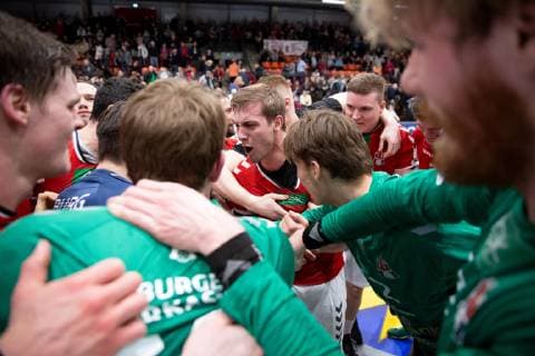 Lübbecke Germany 16 03 2019 2 Handball Bundesliga 2018 2019 TuS N Lübbecke vs Handball Sportverein Hamburg The team of Hamburg after the match in a Jubeltraube M Niklas Weller Hamburg Lübbecke Nordrhein Westfalen Germany Merkur Arena