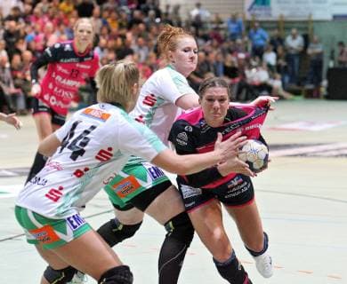 93 Julia Behnke TusSis Metzingen 44 Ana Petrinja FRISCH AUF Goeppingen 32 Lina Krhlikar FRISCH AUF Goeppingen Handball 1 HBF TusSies Metzingen vs. FRISCH AUF Goeppingen 2019 03 16 Handball 1 HBF Women TusSies Metzingen vs. FRISCH AUF Goeppingen Metzingen Copyright: xBaur xEibner-Pressefotox EP_soba