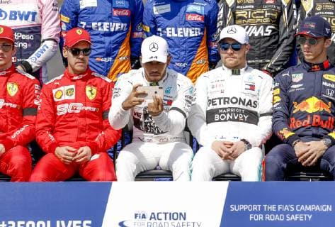Motorsports: FIA Formula One World Championship WM Weltmeisterschaft 2019, Grand Prix of Australia, 5 Sebastian Vettel (GER, Scuderia Ferrari Mission Winnow), 44 Lewis Hamilton (GBR, Mercedes AMG Petronas Motorsport), 77 Valtteri Bottas (FIN, Mercedes AMG Petronas Motorsport), 10 Pierre Gasly (FRA, Aston Martin Red Bull Racing), Melbourne Australia