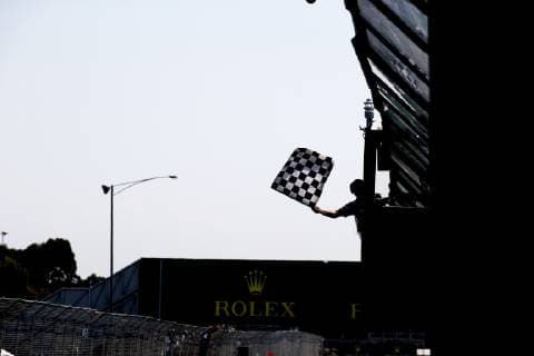 Motorsports: FIA Formula One World Championship WM Weltmeisterschaft 2019, Grand Prix of Australia, Finish flag, Zielflagge Melbourne Australia