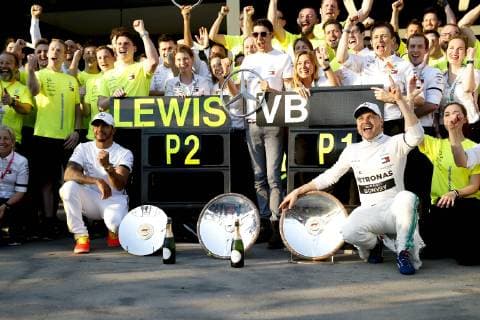 Motorsports: FIA Formula One World Championship WM Weltmeisterschaft 2019, Grand Prix of Australia, 44 Lewis Hamilton (GBR, Mercedes AMG Petronas Motorsport), Esteban Ocon (FRA, Mercedes AMG Petronas Motorsport), 77 Valtteri Bottas (FIN, Mercedes AMG Petronas Motorsport), Melbourne Australia