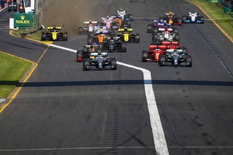 Sport Bilder des Tages Motorsports: FIA Formula One World Championship WM Weltmeisterschaft 2019, Grand Prix of Australia, Start, 77 Valtteri Bottas (FIN, Mercedes AMG Petronas Motorsport), 44 Lewis Hamilton (GBR, Mercedes AMG Petronas Motorsport), 5 Sebastian Vettel (GER, Scuderia Ferrari Mission Winnow), 33 Max Verstappen (NLD, Aston Martin Red Bull Racing), 16 Charles Leclerc (MCO, Scuderia Ferrari Mission Winnow), Melbourne Australia