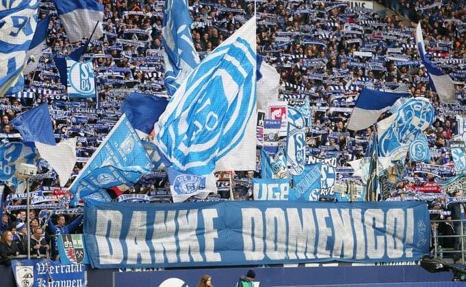 Schalke04 RB Leipzig Soccer Bundesliga Gelsenkirchen 16 03 2019 Veltins Arena Soccer 1 Bundesliga 26 Matchday FC Schalke 04 vs RB Leipzig 0 1 0 1 In the picture fans of Schalke 04 show a banner Thank you Domenico Ex TRainer Domenico Tedesco was released two days before the match According to the DFL Deutsche Fußball Liga it is forbidden to use or have used photos taken in the stadium and or of the match in the form of sequence pictures and or video-like photo galleries
