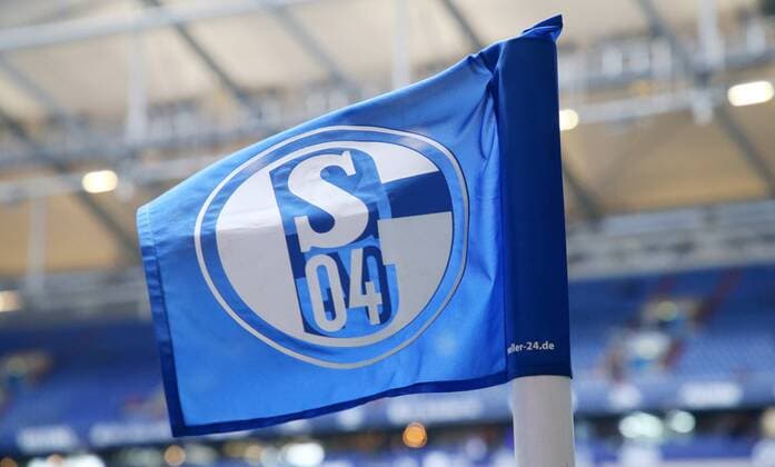 Schalke04 RB Leipzig Fussball Bundesliga Gelsenkirchen 16 03 2019 Veltins Arena Fussball 1 Bundesliga 26 Spieltag FC Schalke 04 vs RB Leipzig 0 1 0 1 In the picture flag corner flag with the logo Schalke 04 According to the DFL Deutsche Fußball Liga it is forbidden to use or have used photos taken in the stadium and or from the match in the form of sequence pictures and or video-like photo galleries