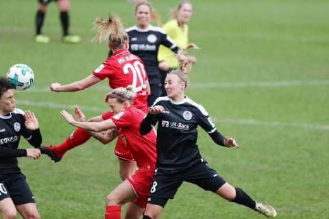 Sport 1 FC Köln vs SV 67 Weinberg Football 2 Bundesliga Women Franz Kremer Stadium Middle from left Isabelle Linden 1 FC Köln Anna Sophie Fliege Weinberg 17 03 2019