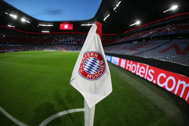 FC Bayern Munich FC Liverpool Germany Munich 13 03 2019 Football Champions League Season 2018 2019 Round of sixteen Second leg FC Bayern Munich FC Liverpool Overview Stadium Feature Corner flag Flag Emblem Symbol Allianz Arena