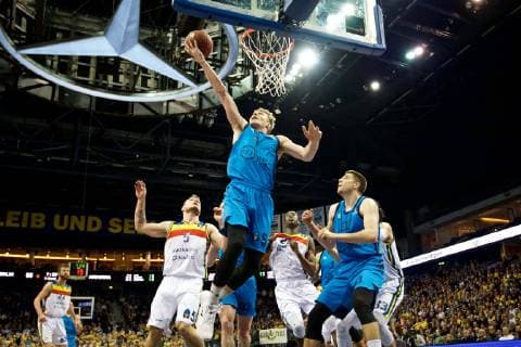 Basketball Berlin 19 03 2019 Eurocup semi-final match 1 season 2018 2019 Alba Berlin MoraBanc Andorra Niels Giffey Alba Berlin No 05 Rafa Luz Andorra No 05
