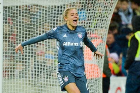 Goal celebration by Fridolina Rolfö FC Bayern Munich after 1 0 for FC Bayern Munich Prague Czech Republic 20 03 2019 Womens football Womens football Slavia Prague FC Bayern Munich xklx