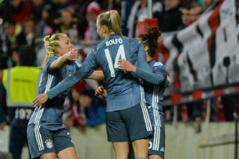 Goal celebration by Mandy Islacker FC Bayern Muenchen Fridolina Rolfö FC Bayern Muenchen Lina Magull FC Bayern Muenchen after 1 0 for FC Bayern Munich Prague Czech Republic 20 03 2019 Soccer womens soccer Slavia Prague FC Bayern Munich xklx