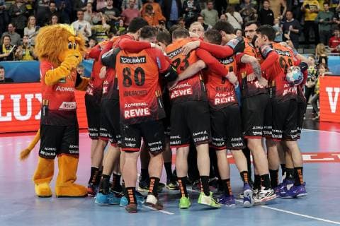 Player of the Rhein Neckar Lions restrained cheering after the end of the game there had been more in it cheering after the final whistle victory winner winner cheers cheers joy optimistic highlight action action handball champions League Rhein Neckar Lions HBC Nantes xozx