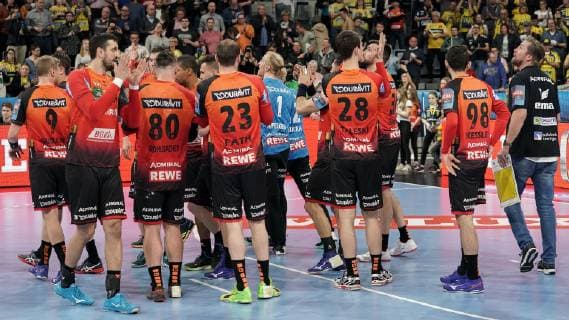 Player of the Rhein Neckar Lions restrained cheering after the end of the game there had been more in it cheering after the final whistle victory winner winner cheers cheers joy optimistic highlight action action handball champions League Rhein Neckar Lions HBC Nantes xozx