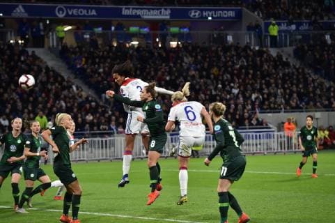 But de Wendie Renard (lyon) vs Babett Peter (wolfsburg) FOOTBALL : Lyon vs Wolfsburg - 1 4 de finale ligue des champions feminine - 20 03 2019 FredericChambert Panoramic 
