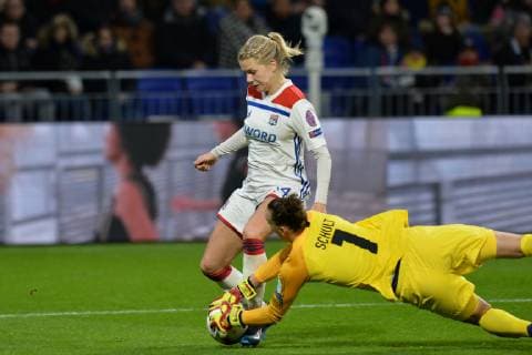 Ada Hegerberg (lyon) vs Almuth Schult (wolfsburg) FOOTBALL : Lyon vs Wolfsburg - 1 4 de finale ligue des champions feminine - 20 03 2019 FredericChambert Panoramic 