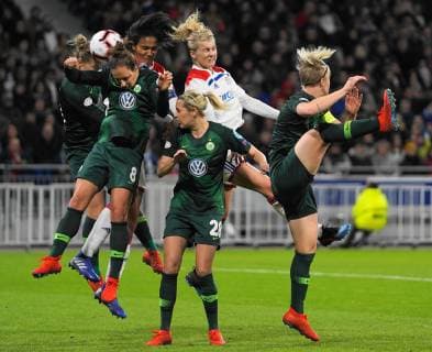 Fußball, CL, Damen, Olympique Lyon - VfL Wolfsburg March 20, 2019 - Lyon, Auvergne-RhoÂ ne-Alpes, France - Wendie Renard of Olympique Lyonnais header scores during the UEFA Women s Champions League Quarter final football match between Olympique Lyonnais and Vfl Wolfsburg at Groupama Stadium on March, 20 in Lyon, France. Olympique Lyonnais v Wolfsburg - Women s Champions League  - ZUMAn230 20190320_zaa_n230_535 Copyright: xActionxFotoxSportx