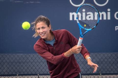 Spanish tennis player Garbine Muguruza plays tennis with the former world soccer champion with Spain Carles Puyol (not seen) during an event for at the Hard Rock stadium in Miami, Florida, USA, 20 March 2019. Muguruza will play during the Miami Open, which began on Monday and will continue until the 31st of this month. Puyol and Muguruza participate in an event in the framework of the Miami Tennis Open !ACHTUNG: NUR REDAKTIONELLE NUTZUNG!  Copyright: xGiorgioxVierax AME9408 90260901st