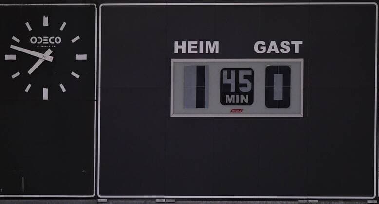 football WFV cup quarter final 2018 2019 20 03 2019 Oberliga SSV Reutlingen TSG Backnang scoreboard in Kreuzeiche stadium in Reutlingen
