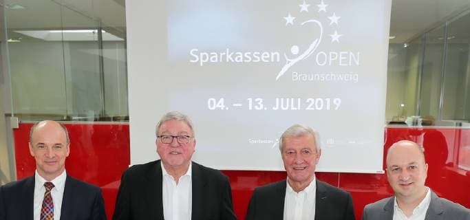 v l Christian Geiger 1 City Councillor of the City of Braunschweig Sports Director Werner Schilli Deputy Chairman of the Board of Management of Braunschweigische Landesssparkasse and Spokesman of the Tournament Advisory Board Harald Tenzer Licensee and Organiser of the Sparkassen Open Managing Director of Brunswiek Marketing GmbH and Volker Jaecke Tournament Director