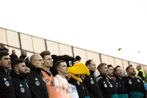 GER LS DFB U21 Germany vs. France 21 03 2019 Stadion Essen Essen GER LS DFB U21 Germany vs. France DFB REGULATIONS PROHIBIT ANY USE OF PHOTOGRAPHS AS IMAGE SEQUENCES AND OR QUASI VIDEO in picture picture shows Reservebank with Johannes Eggestein DFB U21 16 middle sings the national anthem before the game nordphotox xRauch nph00251